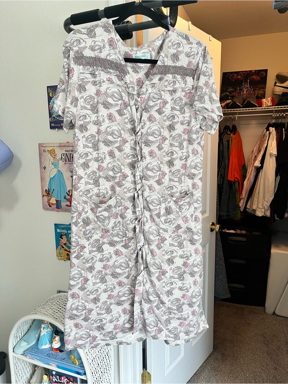 Buttoned Down Liz & Lilli white and pink floral print nightgown